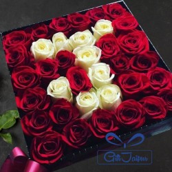 Letter of love in square Roses box