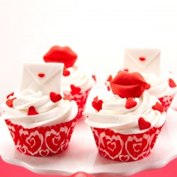 Kiss me cup cakes