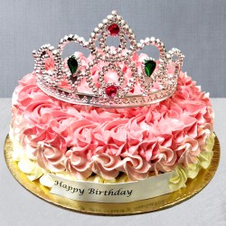 Birthday cake for girls with crown on top