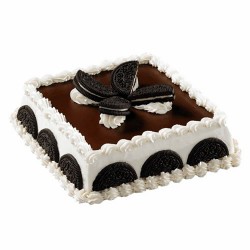 Choco vanilla cake with oreo topping