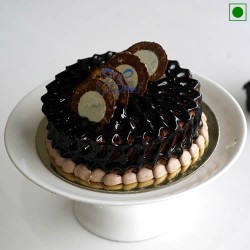 Chocolate glaze cake